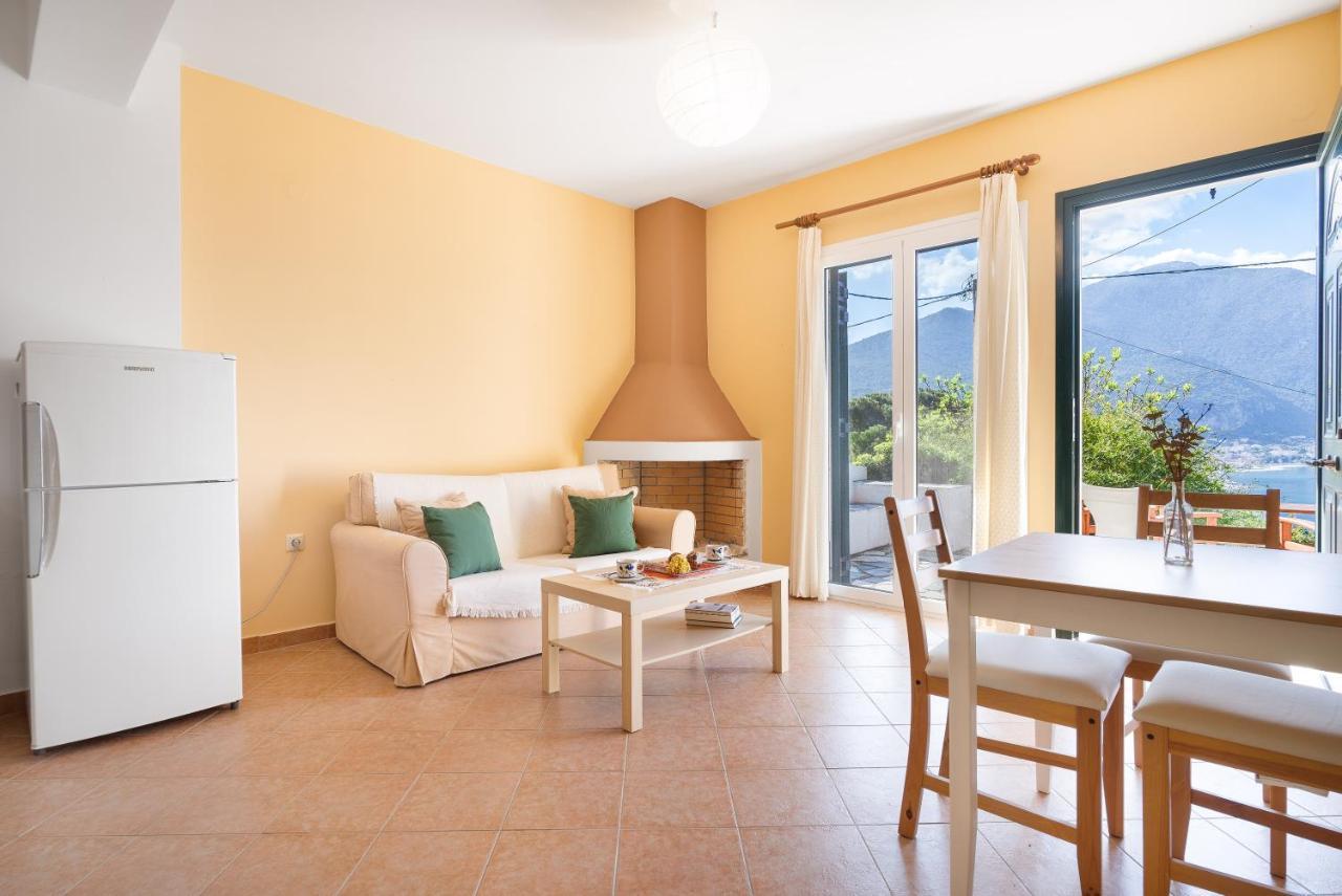 Pavio Villa Poros  Buitenkant foto