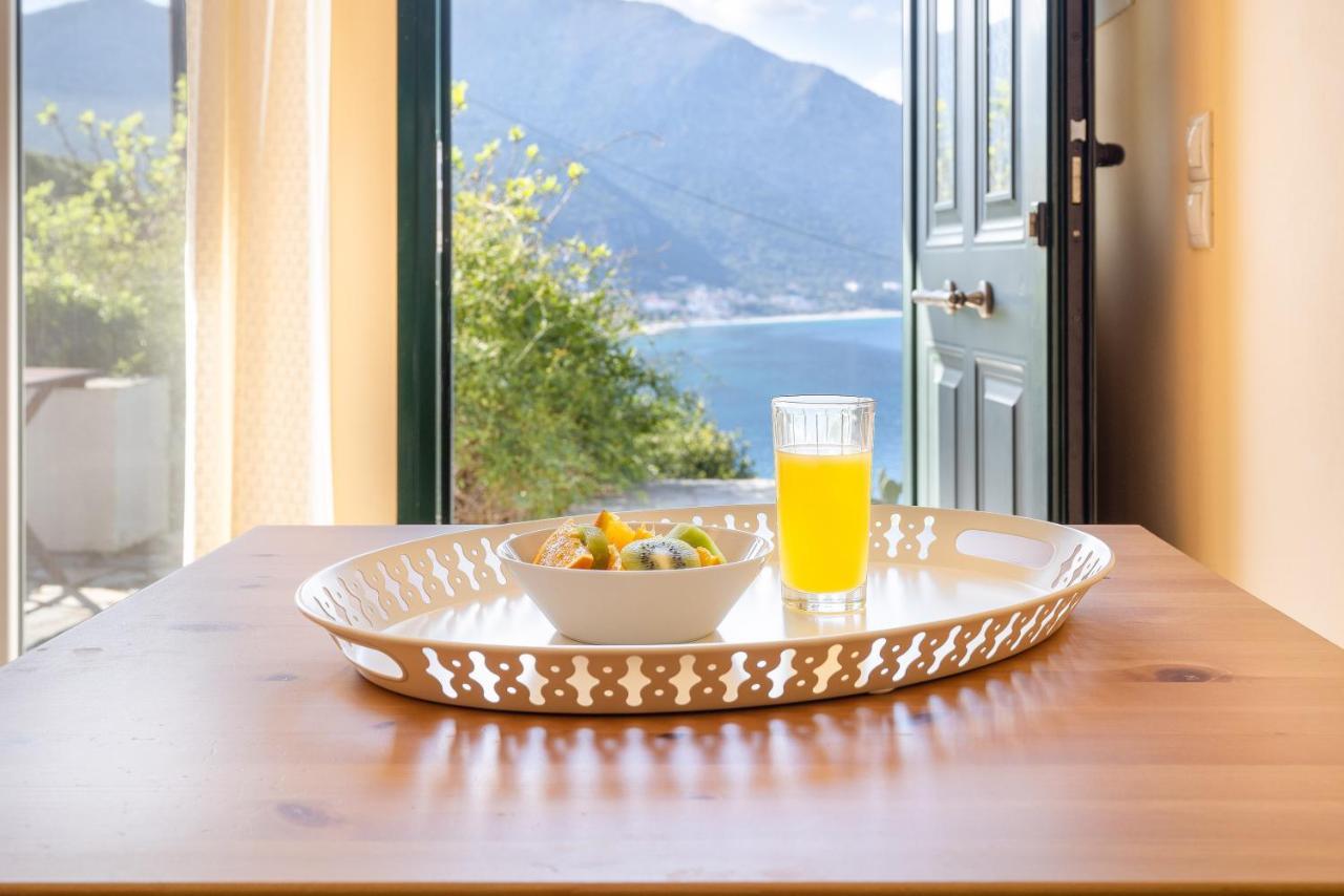 Pavio Villa Poros  Buitenkant foto