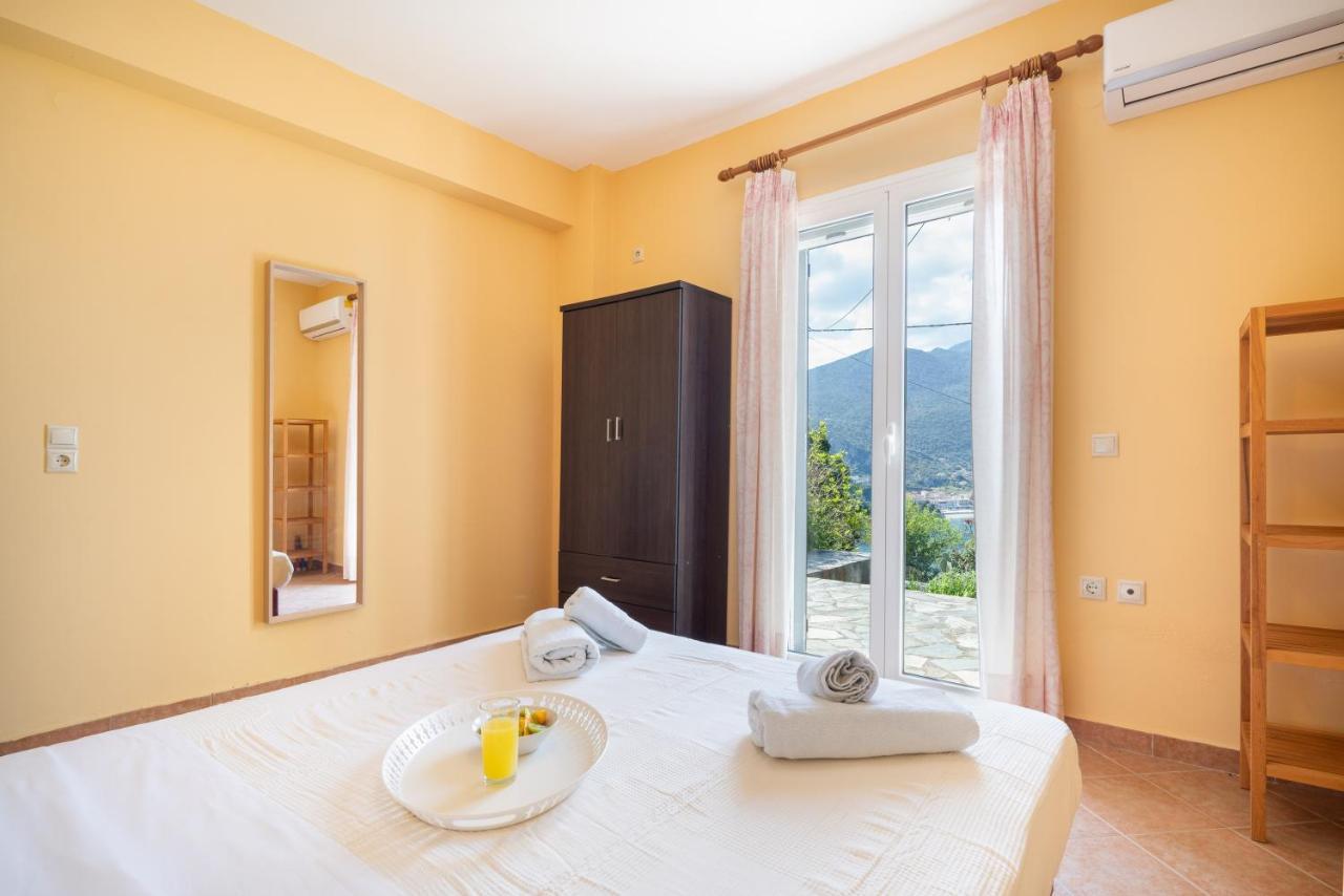 Pavio Villa Poros  Buitenkant foto